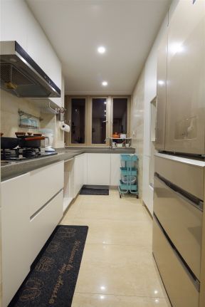 96平米现代风格厨房案例