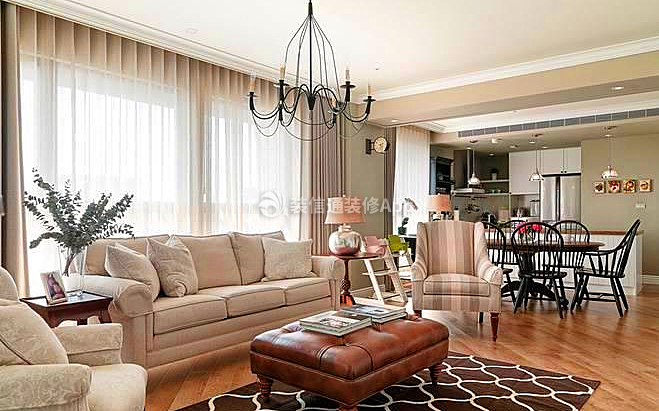 美式风格138平米三居客厅沙发装修图片