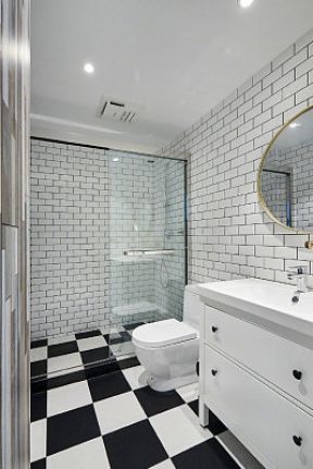 93平美式风格两居室卫生间装修效果图欣赏