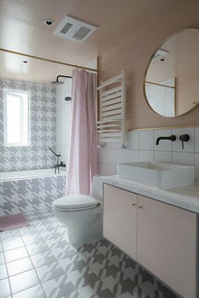 北欧风格89平两居室卫生间镜子装修效果图