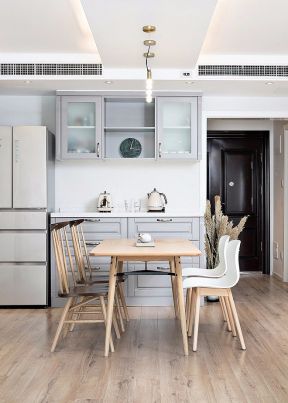 北欧风格80平米小户型两居室餐厅餐桌设计效果图