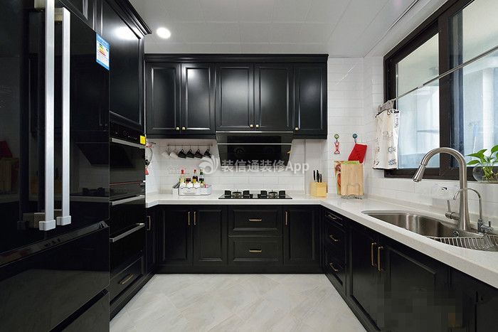 简约美式125平米四居室厨房黑色橱柜设计图片
