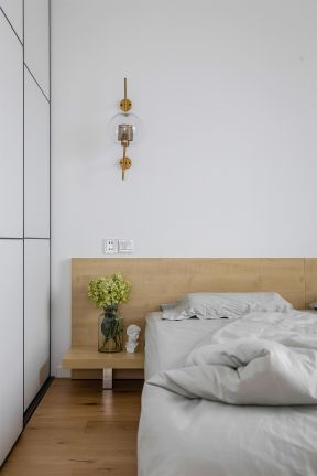 四居160平现代简约风格卧室床头壁灯设计图