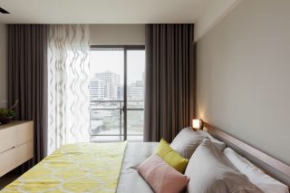 现代风格两居100平卧室窗帘设计图