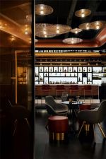 酒吧古典风格600平桌椅装修设计效果图赏析