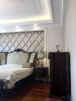 别墅420平欧式风格卧室床头效果图欣赏