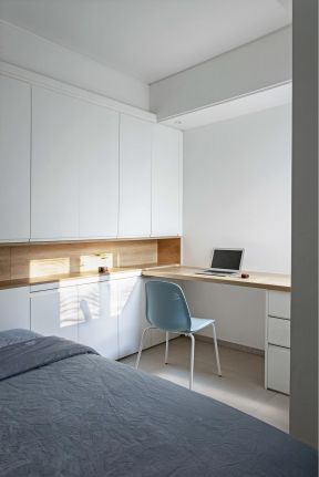 现代风格70平米两居室卧室书桌工作台装修图片
