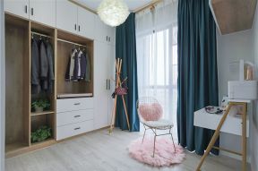 时尚北欧风格121平三居室衣柜设计图片