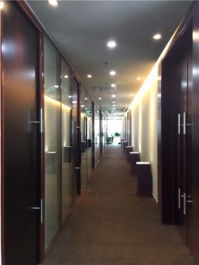 2000平现代风格办公室走廊装修设计效果图片