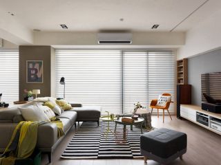 现代北欧风格130平米三居客厅黑白条纹地毯图片
