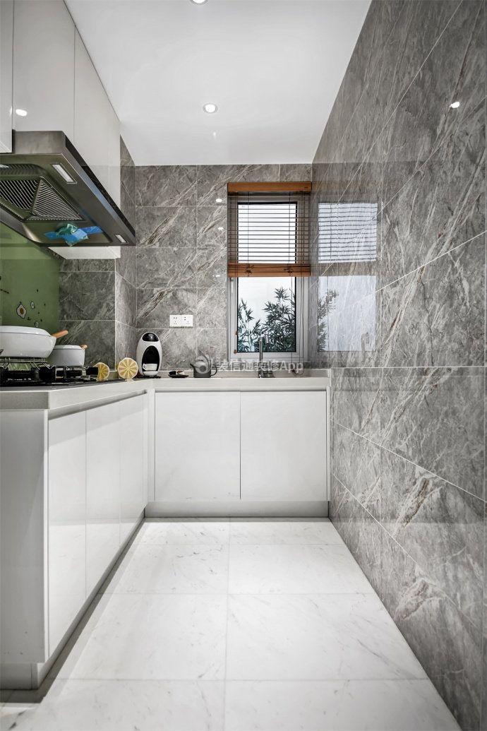 现代风格116平米三居室厨房瓷砖装修效果图赏析
