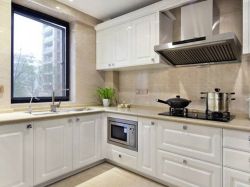 欧式风格120平米三居室厨房橱柜装修效果图