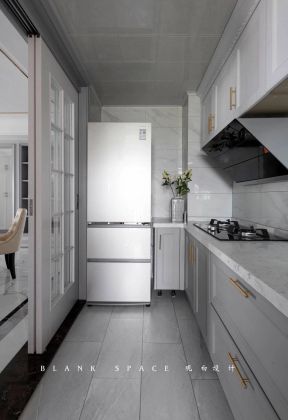 现代风格122平三居室厨房装修效果图