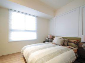 现代风格120平米三居室卧室窗帘设计图片