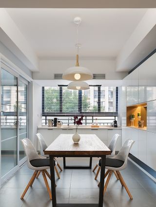 108平米现代风格三居室餐厅窗户设计效果图
