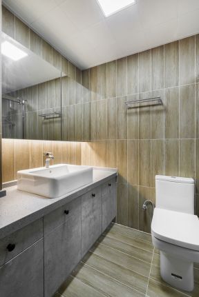 两居80平北欧风格卫生间浴室柜装潢实景图