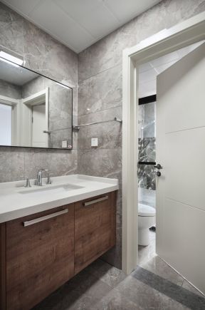 现代风格87平二居室卫生间装修效果图