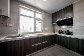 现代简约风格105平米三居室厨房橱柜设计图片