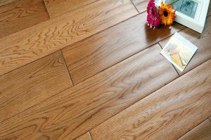 【忻州龙发装饰】木地板缝隙大该如何处理 木地板缝隙太脏该怎么清理？