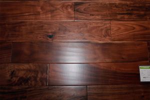 【忻州龙发装饰】木地板缝隙大该如何处理 木地板缝隙太脏该怎么清理？
