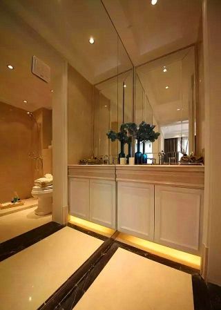 130平米四居室简欧风格卫生间浴室柜实景图