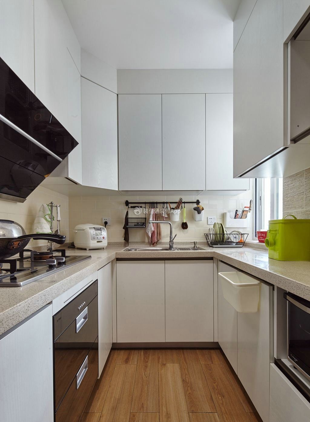 现代风格120平米三居室厨房装修效果图大全