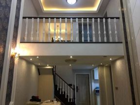 140平米欧式风格四居室楼梯装修设计效果图