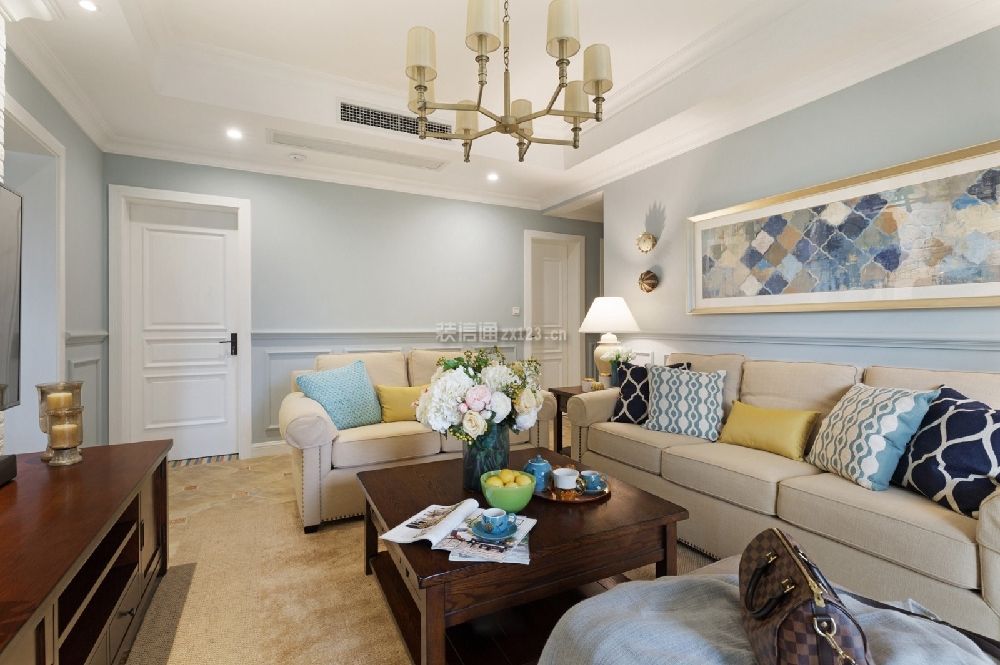 美式客厅沙发背景墙效果图 美式客厅沙发组合 