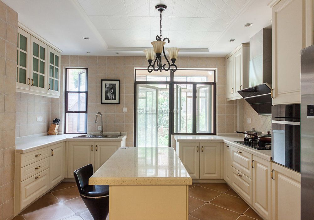 2019美式风格260平米复式厨房中岛台设计图片