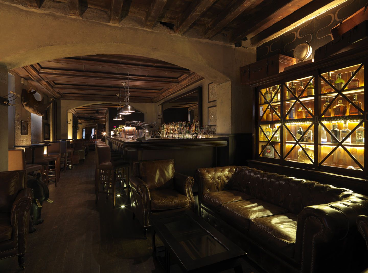 现代风格酒吧装修设计装修效果图