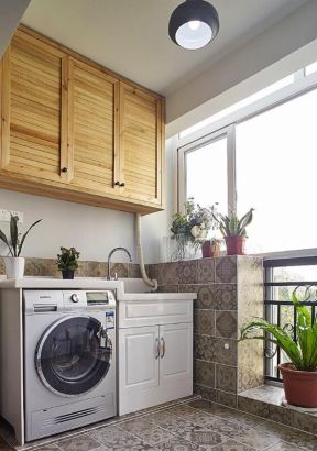  阳台洗衣机组合柜装修效果图 阳台洗衣机一体柜