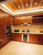 上海高档别墅厨房实木橱柜装修设计欣赏 