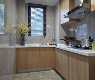 120平米三居室厨房橱柜装修效果图