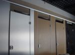 【鼎鸿装饰】卫生间隔断门的尺寸和材质怎么选择