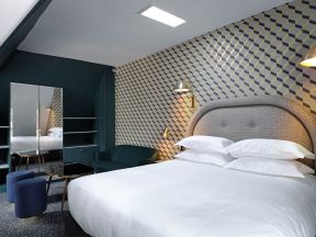 重庆酒店客房床头背景墙壁纸装修设计图