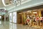 重庆商场服装店橱窗装潢效果图图片 