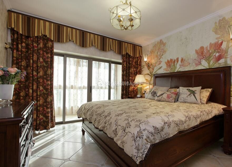 重庆美式风格房子主卧室窗帘装饰效果图2023