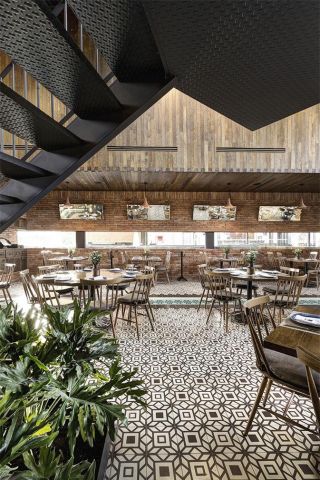 成都工业风格西餐厅地板砖装修设计图