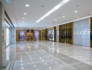 重庆现代风格商场走廊灯具装修设计图2023