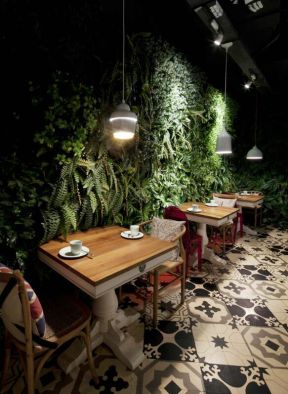 2023深圳餐饮店室内植物墙装修设计图片