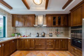 2023杭州美式风格排屋别墅厨房装修设计图片