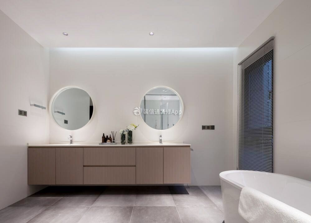 天津现代风格家庭别墅浴室装修设计图2023