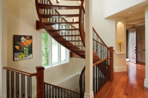 实木楼梯扶手安装方法 实木楼梯价格一般多少？