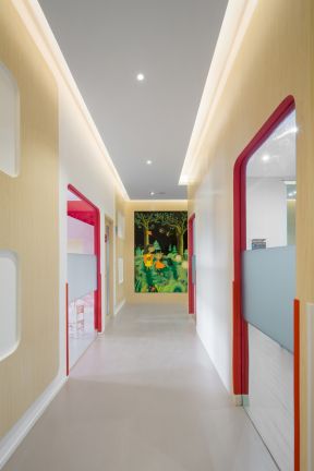 深圳现代简约幼儿园室内走廊装修效果图
