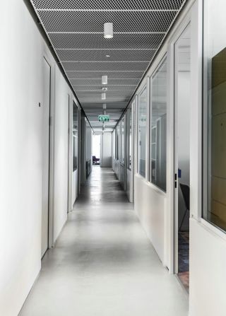 北京简约风格办公室走廊吊顶装修设计效果图