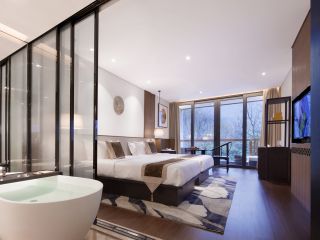 上海新中式酒店客房玻璃隔断装修图片
