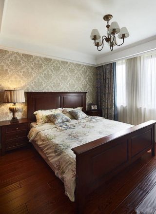 海口美式房子卧室实木床装修设计图2023
