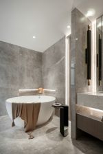 南宁现代风格新房卫生间浴缸设计图片