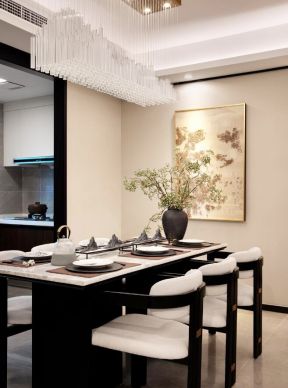 北京现代样板间餐厅水晶灯装修图片