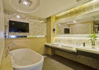 武汉现代时尚别墅浴室装修设计图